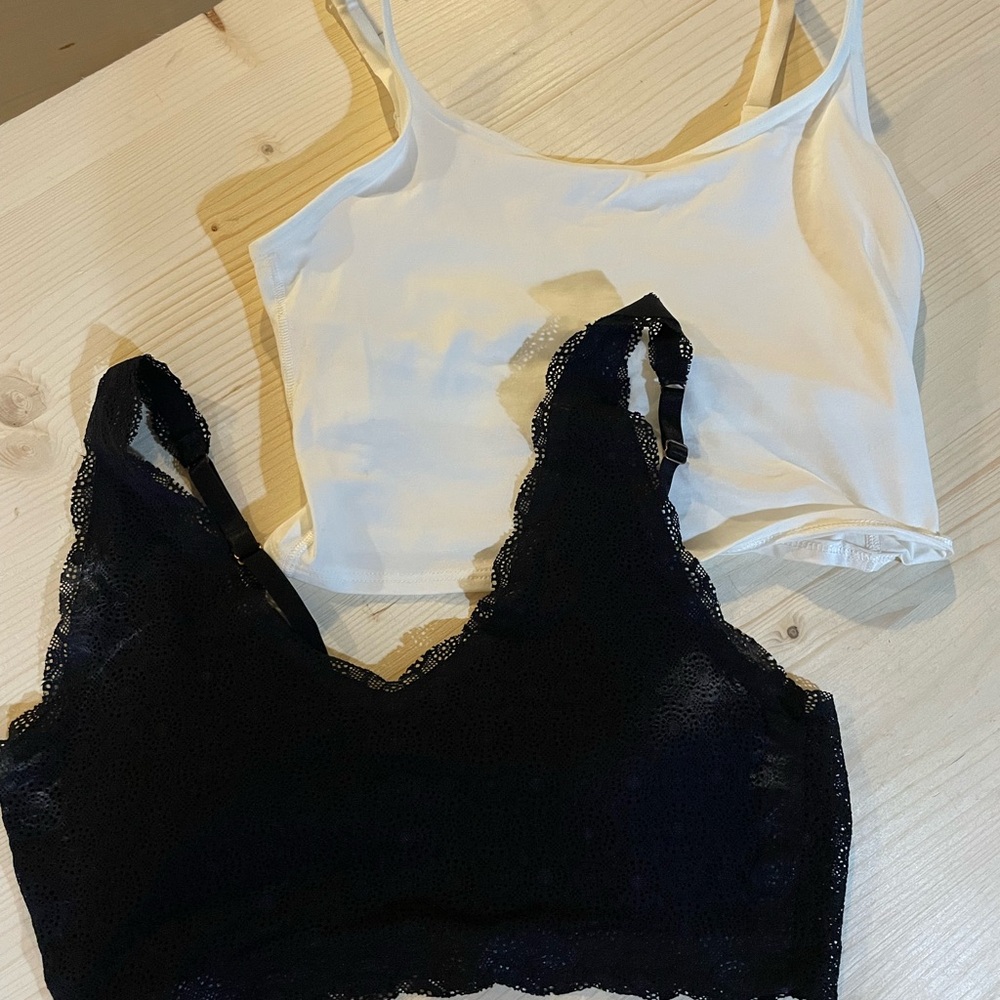 Old Navy Black and White Lace Trim Bras